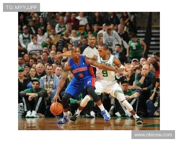 上海篮球队盯防策略分析与比赛表现的得失总结